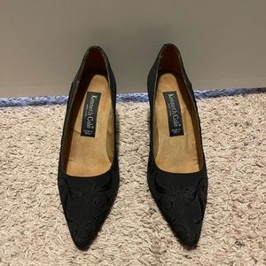 Vintage Kenneth Cole New York- Made ins Spain Women 5 1/2 Heels